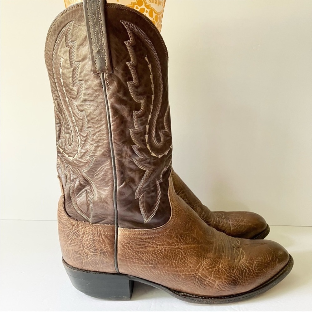 Lucchese 2000 Brown Bull Hide Leather
Round Toe Cowboy Boots T30584 (FREE SHIP)